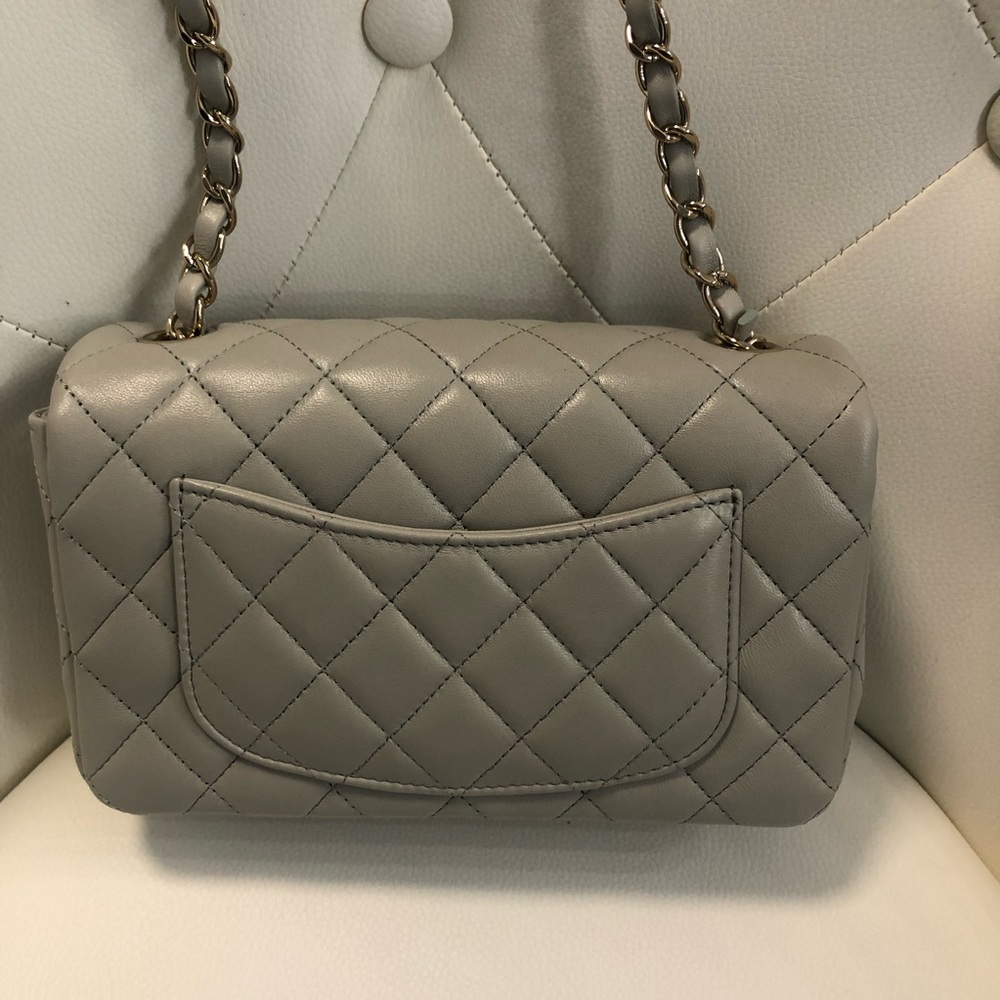 Chanel - Picture 2 of 6